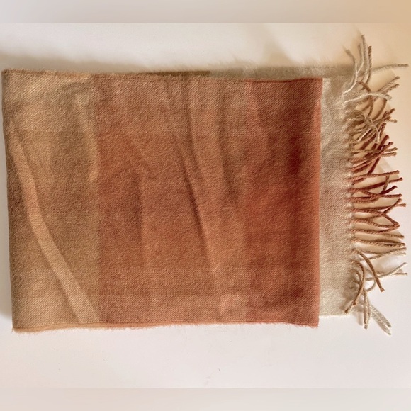 Tumi Scarf - Picture 3 of 6